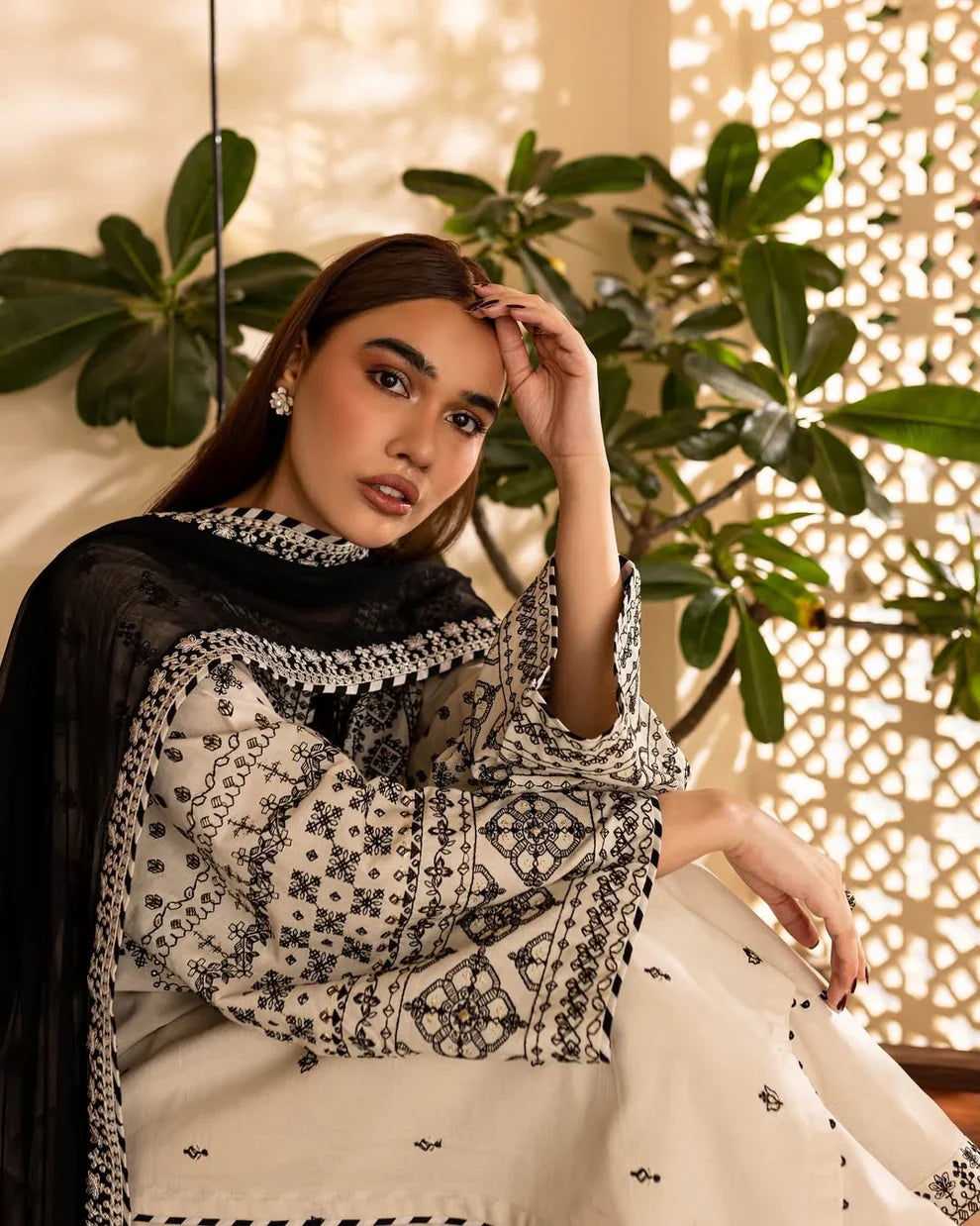 Arfa Embroidered Stitched 3pcs - Stylosefashion