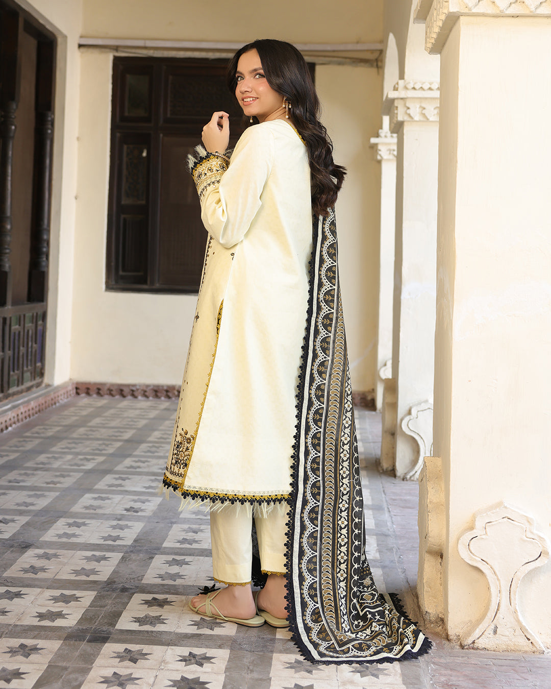 CREAMY - 3PC EMBROIDERED - Stylosefashion
