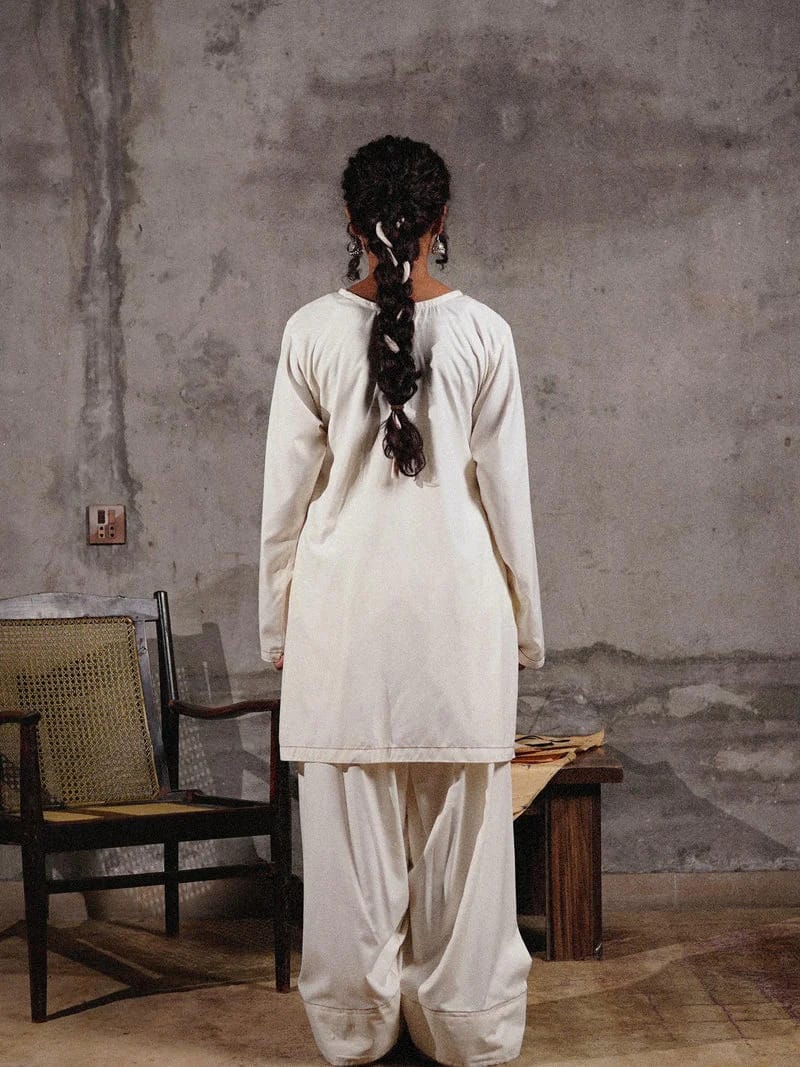 WHITE HEART 3PC ( FARSHI SHALWAR ) - Stylosefashion