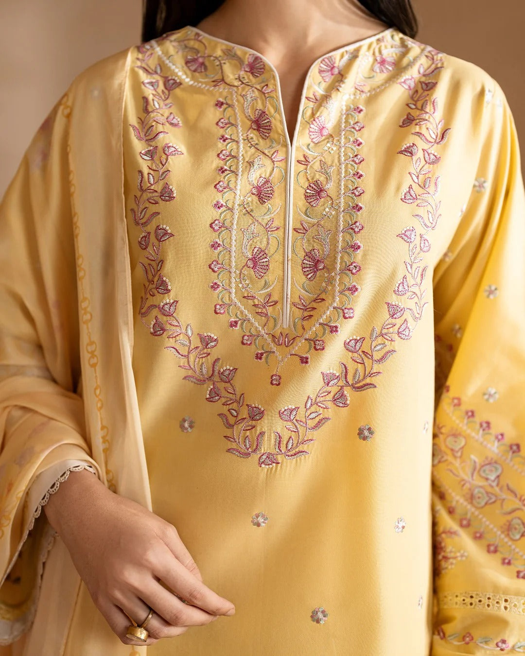 HAJRA EMBROIDERY 3PC (FARSHI) - Stylosefashion