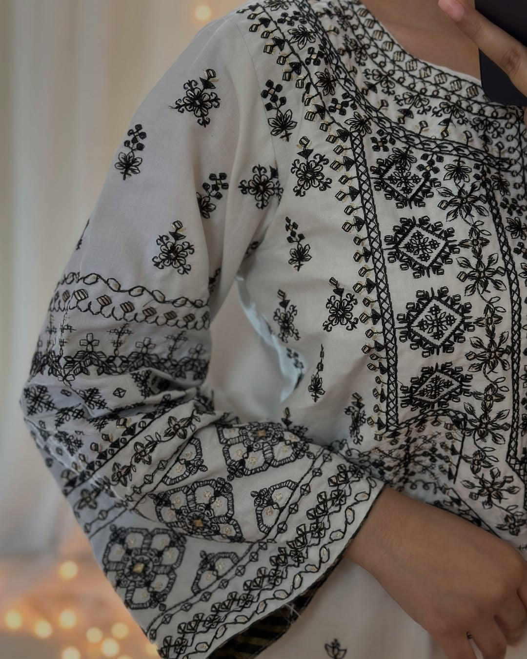 Arfa Embroidered Lawn Cotton 3pcs - Stylosefashion