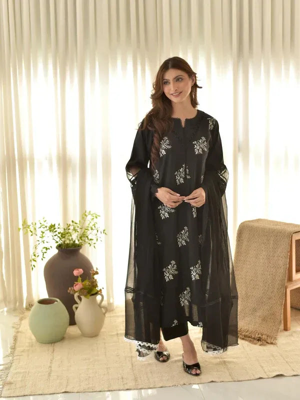 HORIYA LAWN BLACK 3PC - Stylosefashion