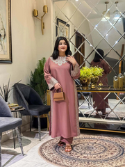 Aiza Emroidered Set