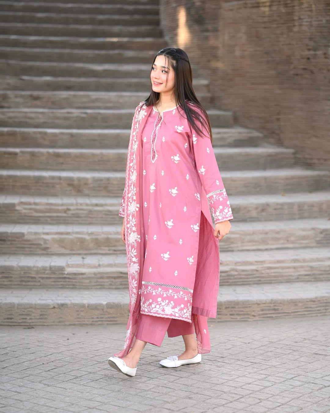NAZNEEN EMBROIDERY 3PC - Stylosefashion